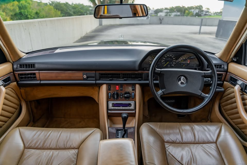 BigPete dark green 1988 W126 420SE 1