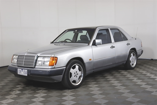 E320 W124 silver front plate